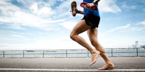 Lire la suite à propos de l’article Courir Pieds Nus (BareFoot Running) : Une Bonne Idée ?